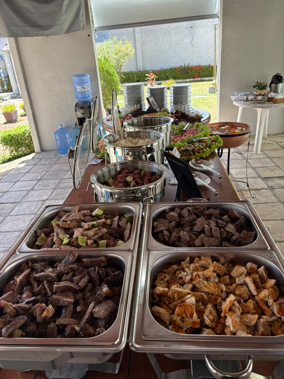 Churrascos e celebrações — apresentação do Buffet do Augusto